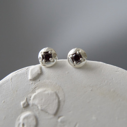 INFANTA Пусеты круглые Principessa Cerchio с гранатами в серебре