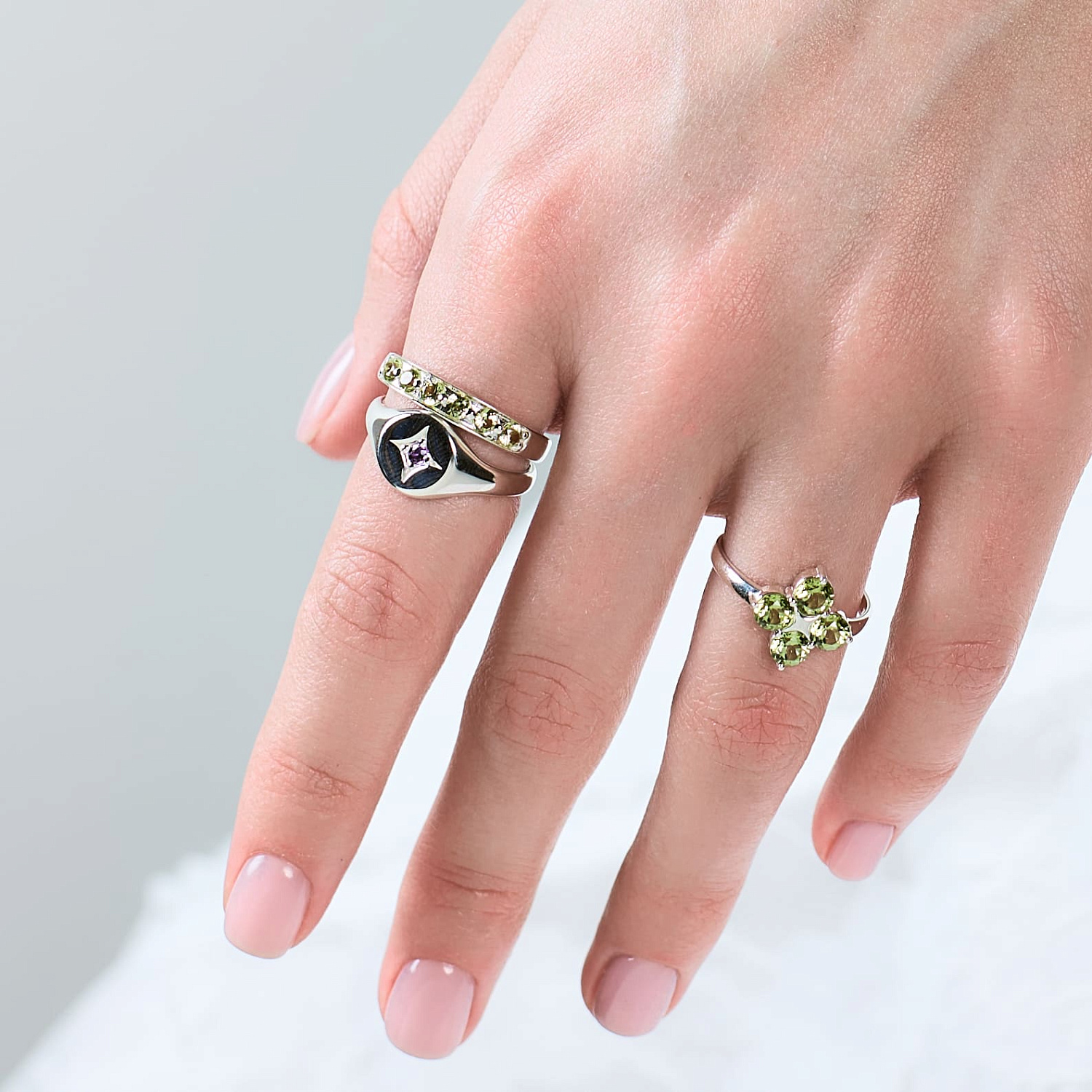 Комплект украшений в подарок. Хризолит